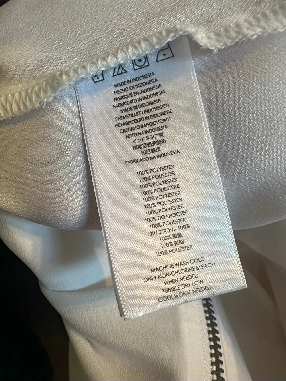 #931 Michael Kors White Zip-Front Button Pocket Blouse